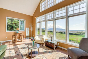 Waterfront Bellingham Bliss Steps to Beach!